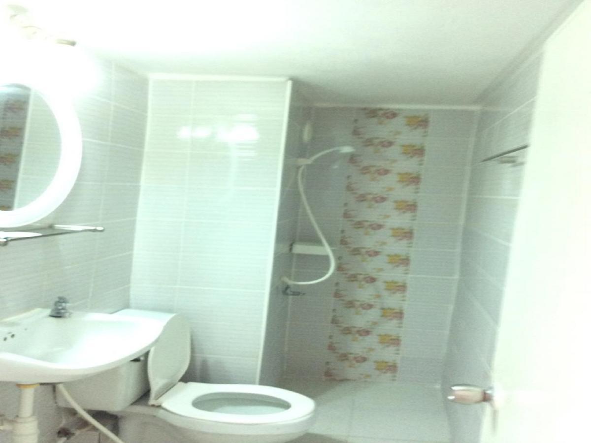 Impact Challenger Muang Thong Thani Service Apartment Бангкок Екстер'єр фото